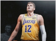 包含爵士主帅比赛中示威，振奋球队士气的词条