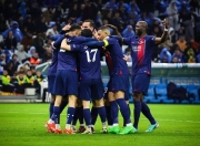 九游体育app-巴黎圣日耳曼携手战斗，赢得胜利的简单介绍