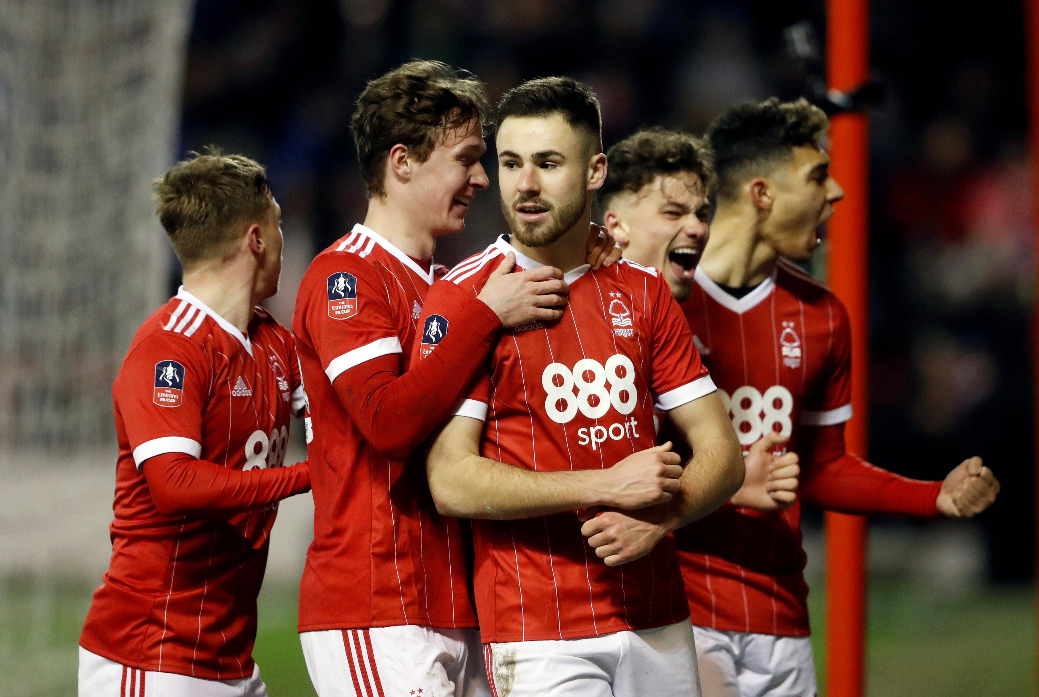 埃弗顿主场失利,球队士气受挫 埃弗顿主场失利,球队士气受挫